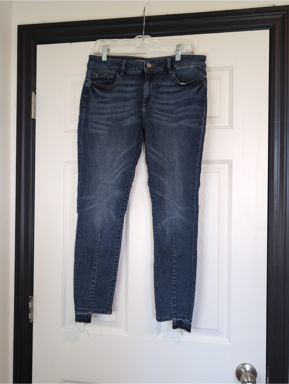 Size 29 DL1961 women's skinny Jeans with Raw Hem